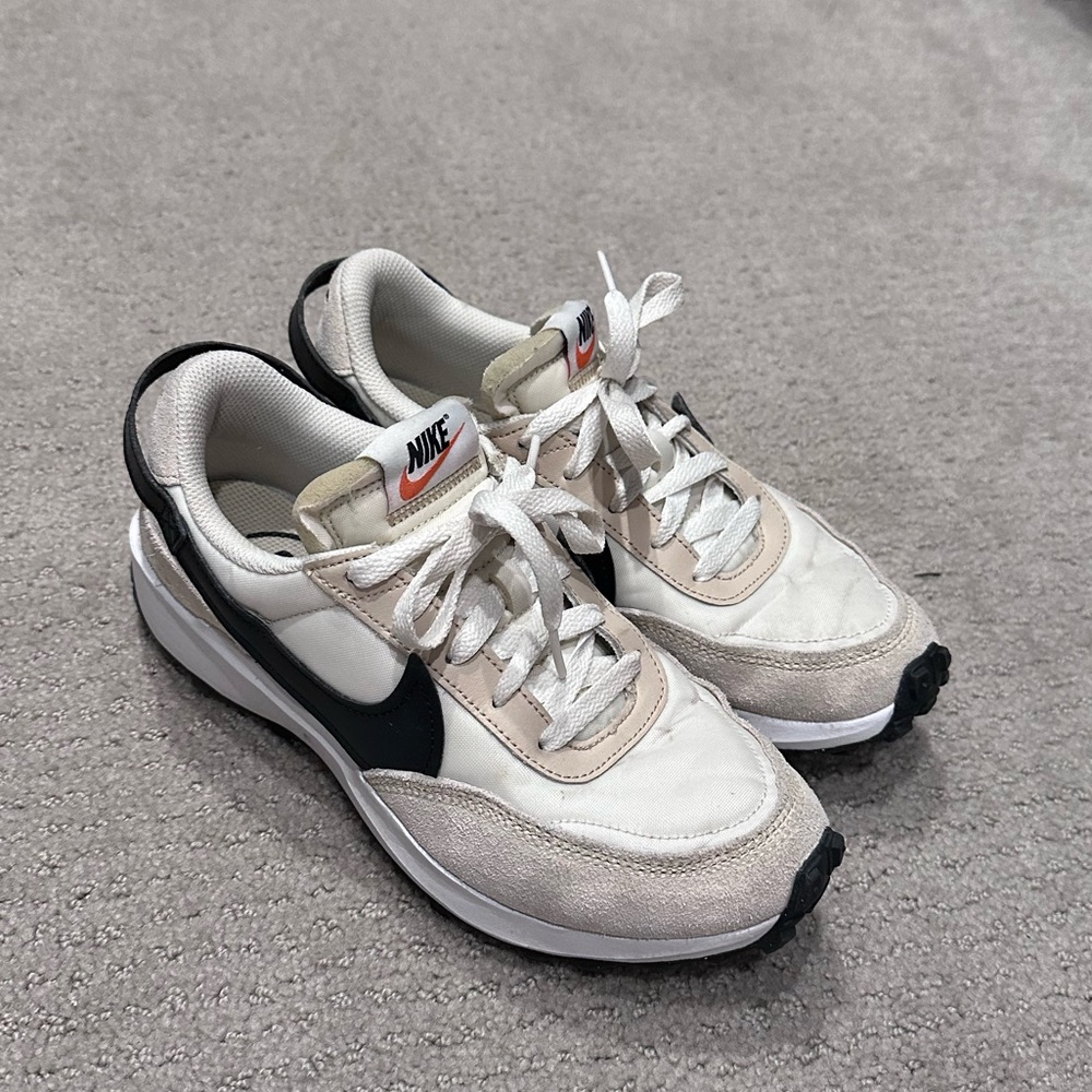 Women's Waffle Debut Retro Sneaker